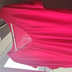 Daisy Fuentes bright pink V-neck top Medium